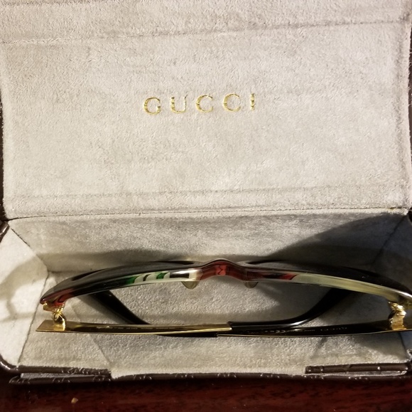 💥(SOLD)💥 GUCCI SHADES - Picture 3 of 5